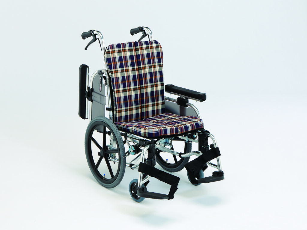 松永製作所製モジュール型介助式車椅子小柄な方向けグリーン座面幅 